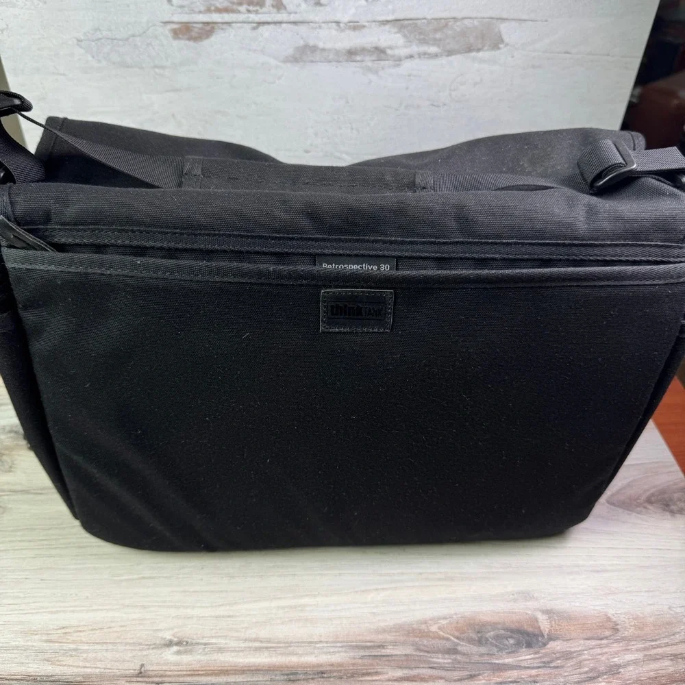 Think Tank Retrospective 30 Camera Messenger Bag Black Canvas Shoulder Strap